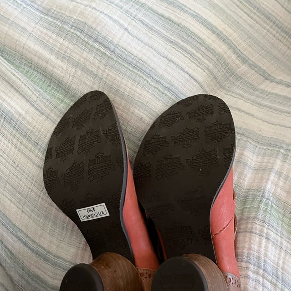 John Fluevog East End Kitchener triple strap mary janes brown/dark pink - Picture 3 of 6